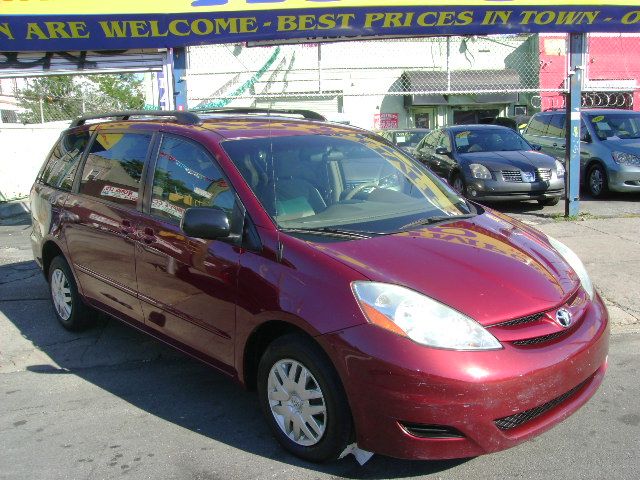 2005 Toyota Sienna CX AWD