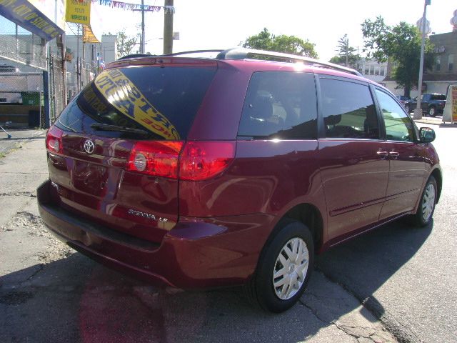 2005 Toyota Sienna CX AWD