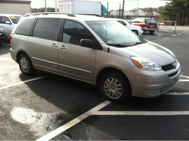 2005 Toyota Sienna S 2WD 4-spd AT