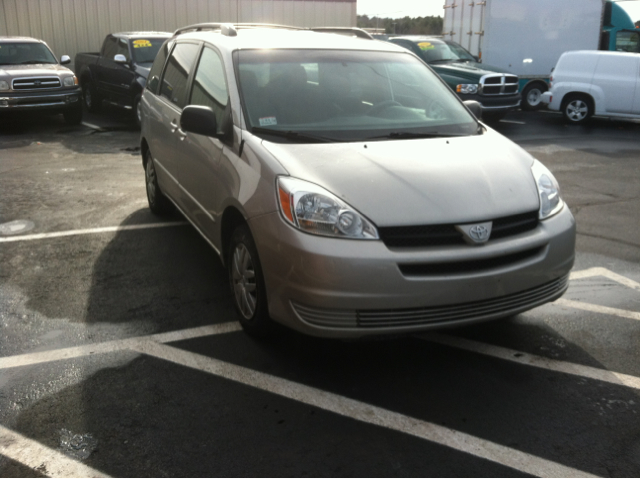 2005 Toyota Sienna S 2WD 4-spd AT