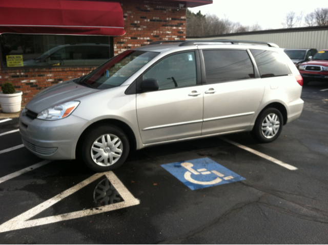 2005 Toyota Sienna S 2WD 4-spd AT
