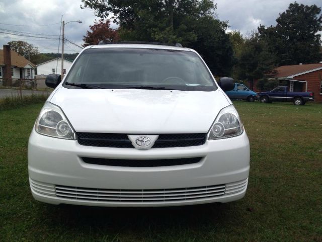 2005 Toyota Sienna S 2WD 4-spd AT