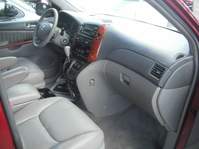 2005 Toyota Sienna XLT 4.6L 4WD