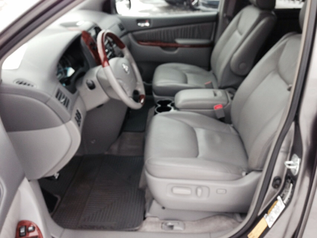 2005 Toyota Sienna Eddie Bauer 4x4