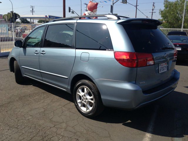 2005 Toyota Sienna 4.6L XLT Sport