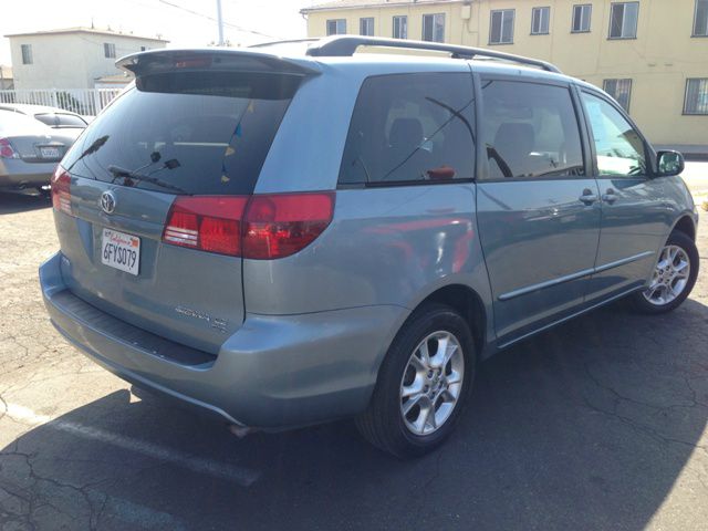 2005 Toyota Sienna 4.6L XLT Sport