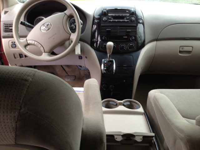 2005 Toyota Sienna S 2WD 4-spd AT