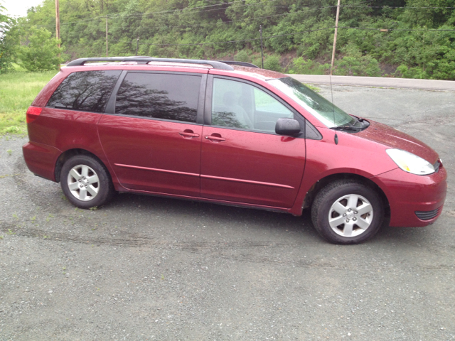 2005 Toyota Sienna S 2WD 4-spd AT