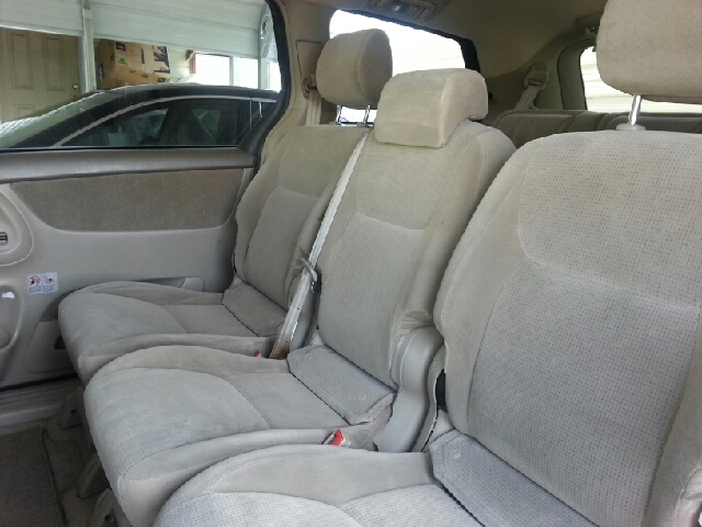 2005 Toyota Sienna S 2WD 4-spd AT