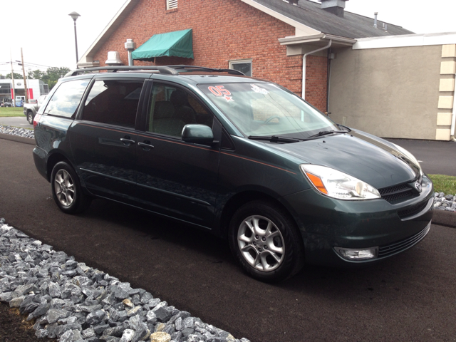 2005 Toyota Sienna XLT 4.6L 4WD