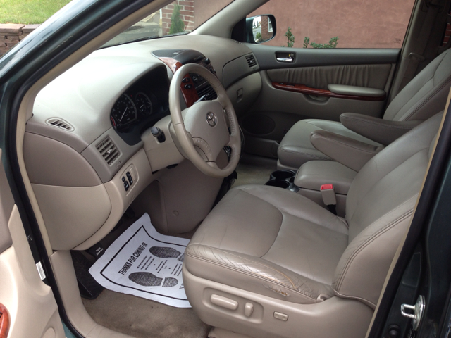 2005 Toyota Sienna XLT 4.6L 4WD