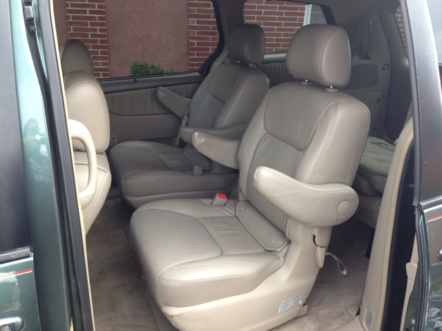 2005 Toyota Sienna XLT 4.6L 4WD