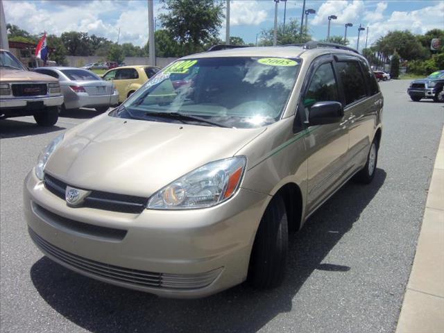 2005 Toyota Sienna 2500 HD 4X4 REG CAB