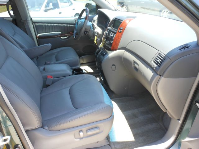 2005 Toyota Sienna Eddie Bauer 4x4