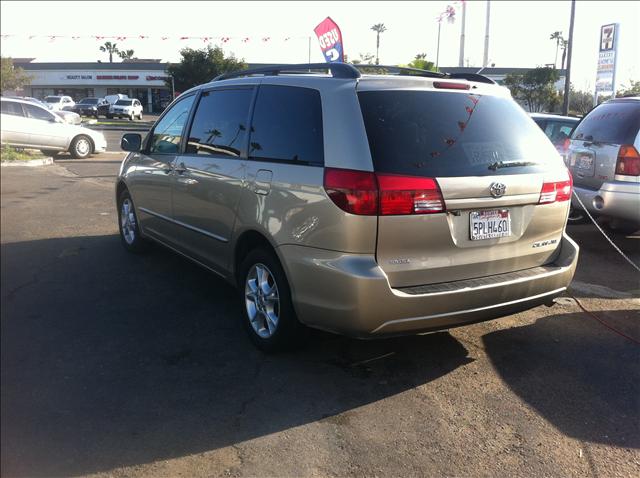 2005 Toyota Sienna SEL Sport Utility 4D
