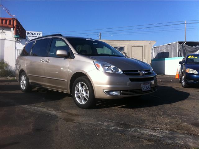 2005 Toyota Sienna SEL Sport Utility 4D