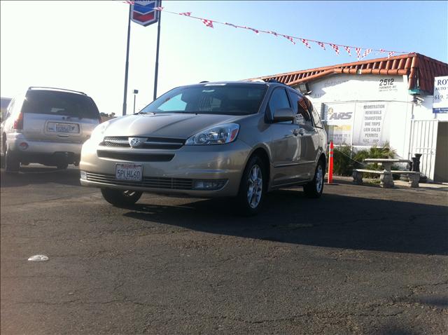 2005 Toyota Sienna SEL Sport Utility 4D
