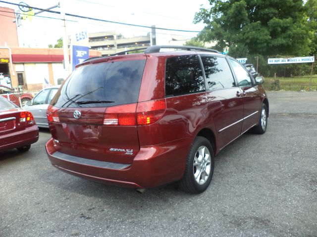2005 Toyota Sienna XLT 4.6L 4WD