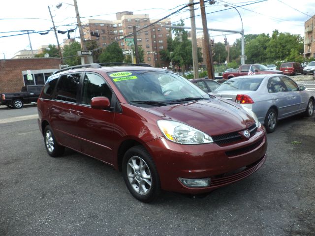 2005 Toyota Sienna XLT 4.6L 4WD