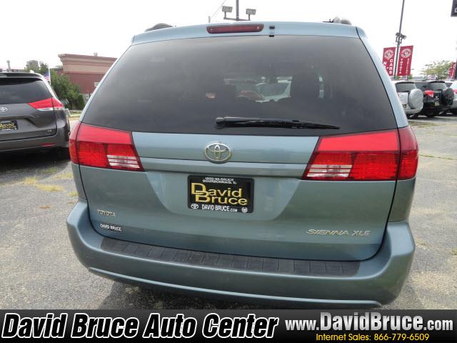 2005 Toyota Sienna SEL Sport Utility 4D