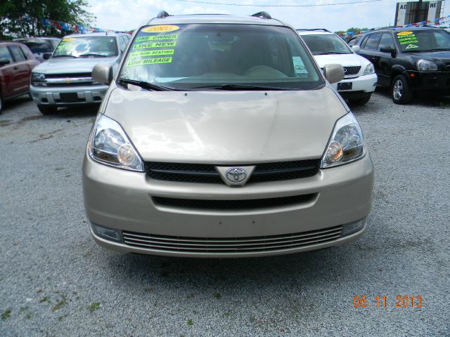 2005 Toyota Sienna SEL Sport Utility 4D