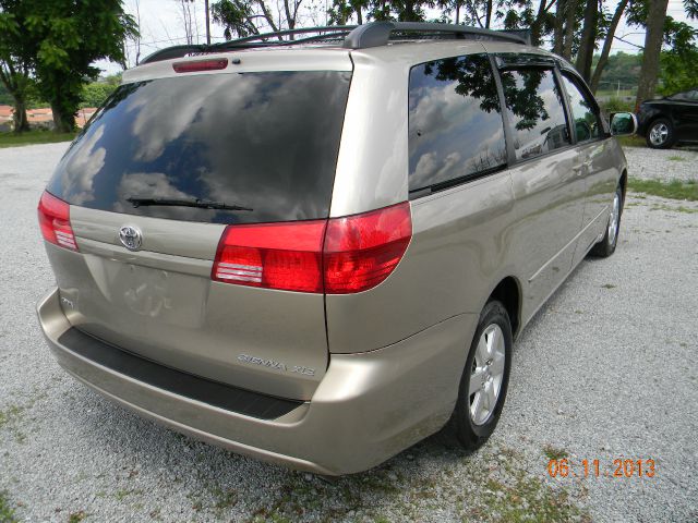 2005 Toyota Sienna SEL Sport Utility 4D