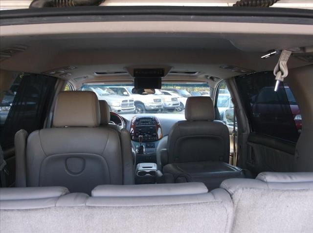 2005 Toyota Sienna 2 Wheel 2500hd