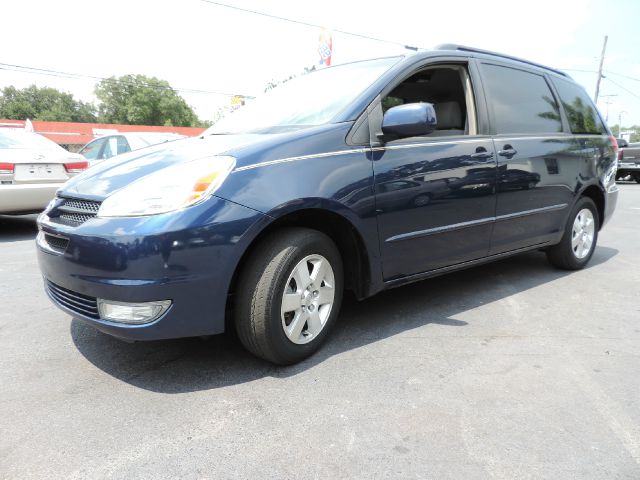 2005 Toyota Sienna SEL Sport Utility 4D