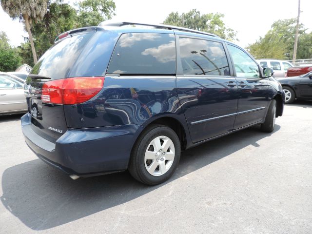 2005 Toyota Sienna SEL Sport Utility 4D