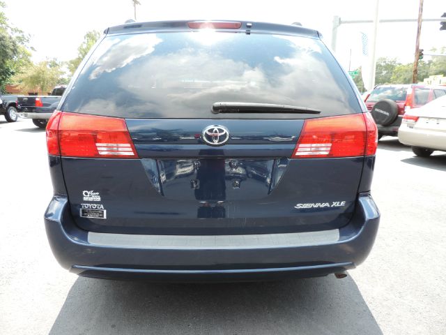 2005 Toyota Sienna SEL Sport Utility 4D