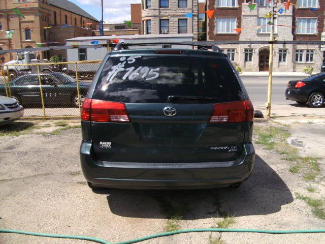 2005 Toyota Sienna 4.6L XLT Sport