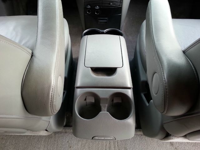 2005 Toyota Sienna SEL Sport Utility 4D