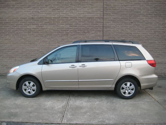2005 Toyota Sienna S 2WD 4-spd AT
