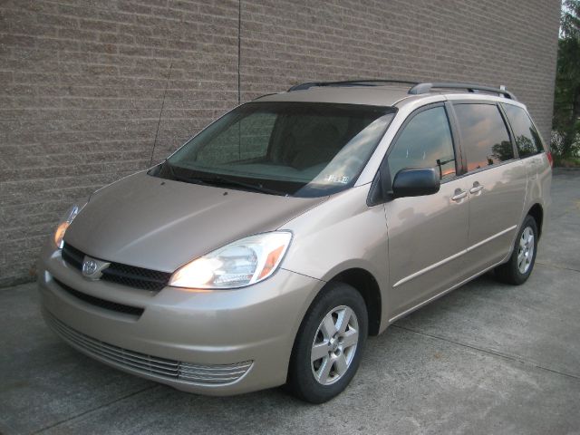 2005 Toyota Sienna S 2WD 4-spd AT