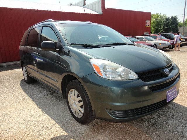 2005 Toyota Sienna Reg Cab FLAT BED