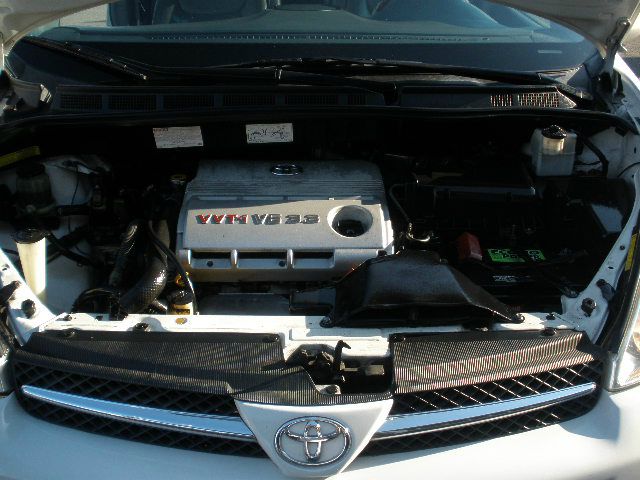 2005 Toyota Sienna Eddie Bauer 4x4