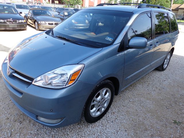 2005 Toyota Sienna Eddie Bauer 4x4