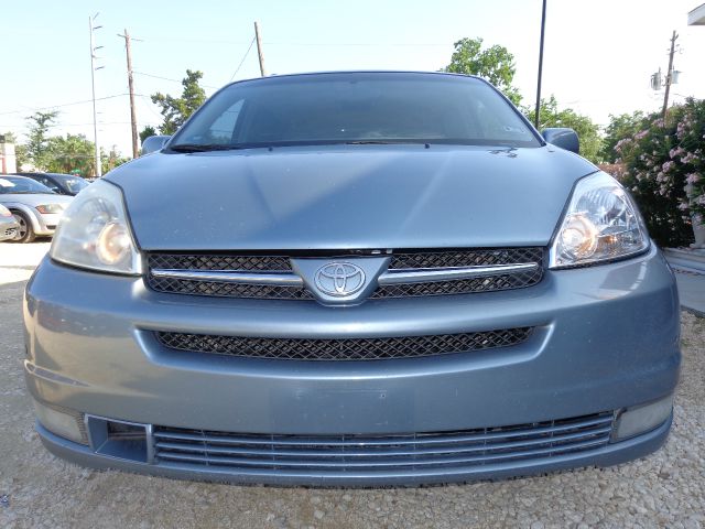 2005 Toyota Sienna Eddie Bauer 4x4