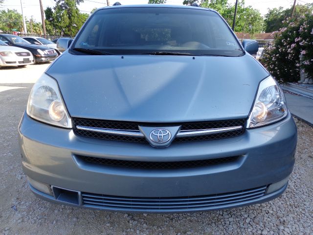 2005 Toyota Sienna Eddie Bauer 4x4