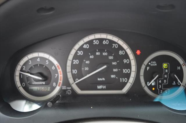 2005 Toyota Sienna 2500 HD 4X4 REG CAB