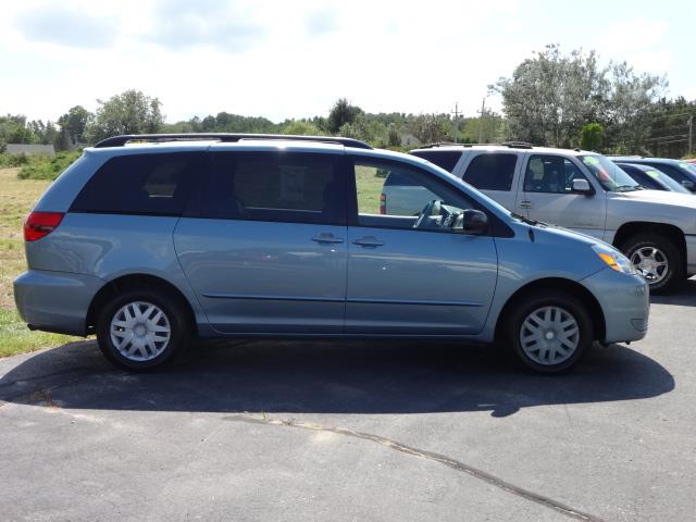 2005 Toyota Sienna X