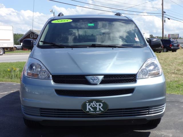 2005 Toyota Sienna X