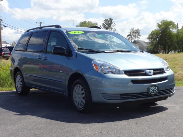 2005 Toyota Sienna X