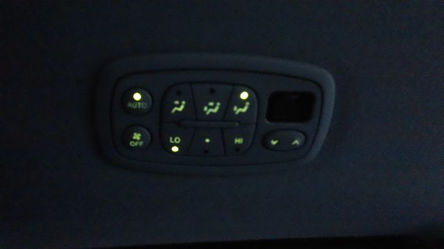 2005 Toyota Sienna FX35 AWD