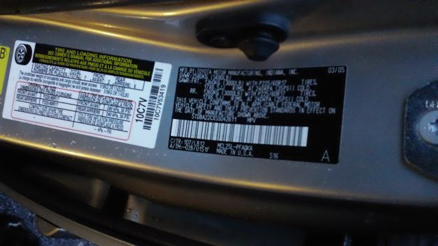 2005 Toyota Sienna FX35 AWD