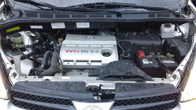 2005 Toyota Sienna FX35 AWD