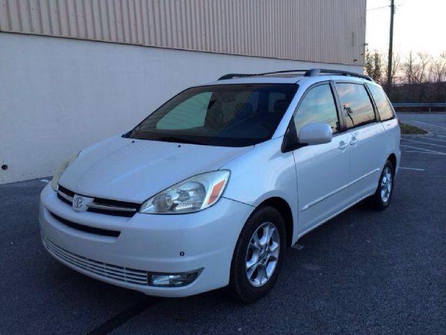 2005 Toyota Sienna Eddie Bauer 4x4