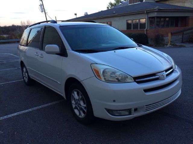 2005 Toyota Sienna Eddie Bauer 4x4