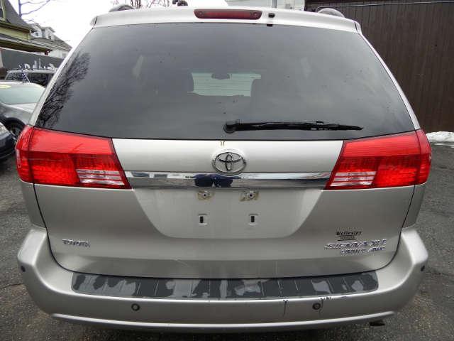 2005 Toyota Sienna SEL Sport Utility 4D