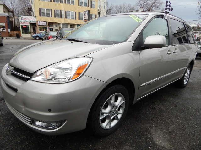 2005 Toyota Sienna SEL Sport Utility 4D
